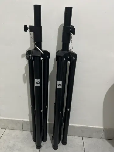 Tripé para caixas de som