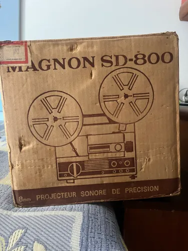Projetor Magnon 8mm - retirada na av. Epitácio Pessoa, 2664 Lagoa