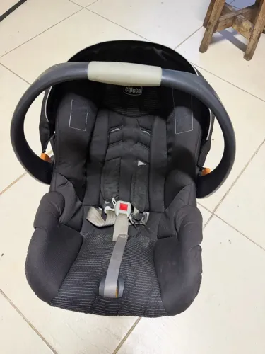 Bebê conforto + carrinho Chicco Bravo