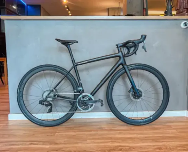 ESCALADORA COM MENOS DE 8 KG - Specialized Aethos Expert 2021 - Semi Nova - Tamanho 54