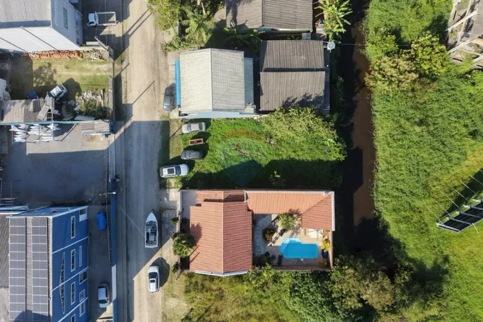 Terreno de 300m² em Porto Belo