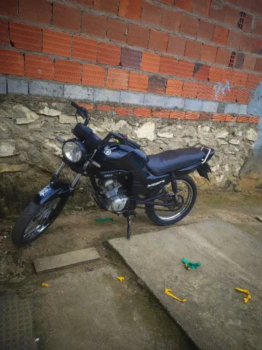 YBR 125 sem nada pra fazer !