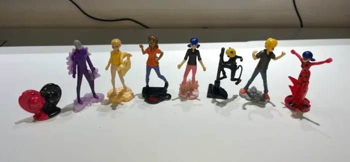 Coleção completa miraculous kinder ovo