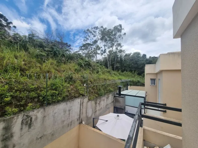 Casa em Condomínio com 2 Quarto(s) e 2 banheiro(s) para Alugar, 85 m² por R$ 2777 / Mês