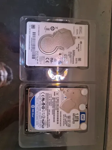 2 HDs notebook 1 TB cada