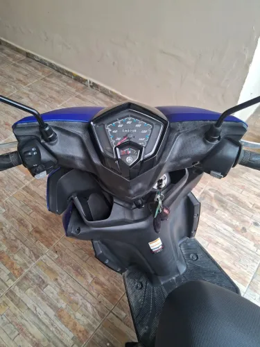 Moto neo 125