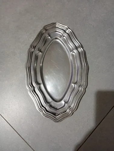 2 Bandejas de inox em formato oval.