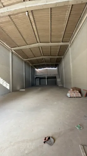 Alugo galpão a 100 metros da via expressa