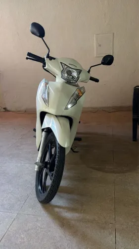 Honda Biz 2024 2024 com APENAS 3.500km.