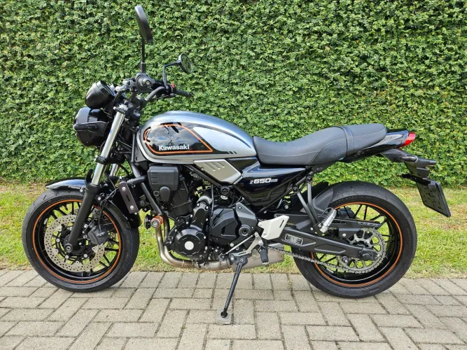 Z650 RS único dono c/ 6.600 kms