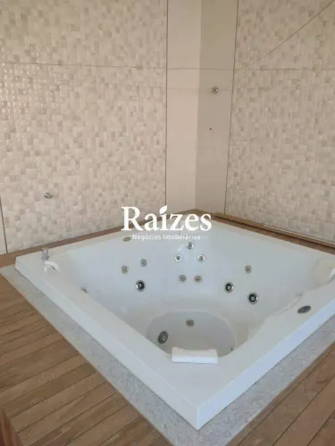 Casa com 4 quartos sendo 3 suítes no Bairro Brasil em Uberlândia