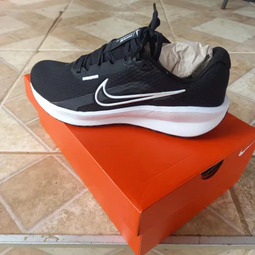 Tênis Nike Novo original n 39