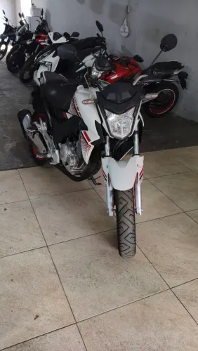 HONDA CB TWISTER 250 BRANCA 2022 Shalon veículos Cariacica