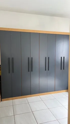 Guarda-roupa casal