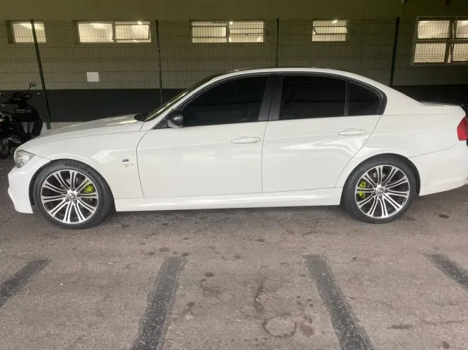 BMW 318I A 2.0 16V 136cv 5P 2012