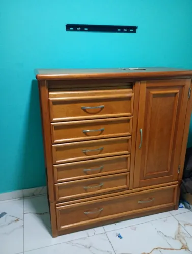 Vendo cômoda grande ótimo estado gavetas grandes