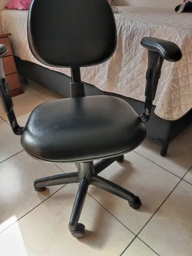 Cadeira de escritório giratória