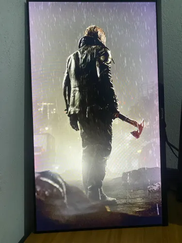 Monitor gamer 165Hz com braço articulado