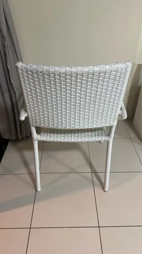 Conjunto de 4 cadeiras de vime brancas 
