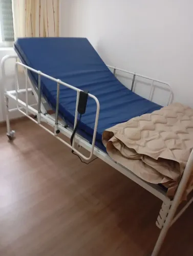 Cama hospitalar motorizada de luxo Evolution,valor 5000.praia Grande SP.