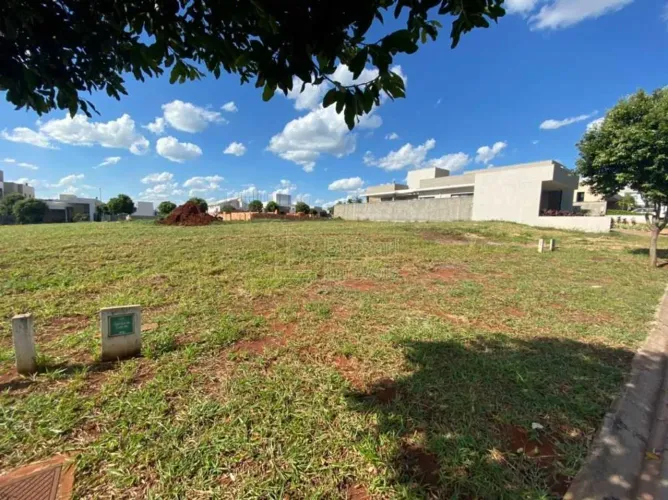 Venda de Terreno / Condomínio na cidade de Araraquara