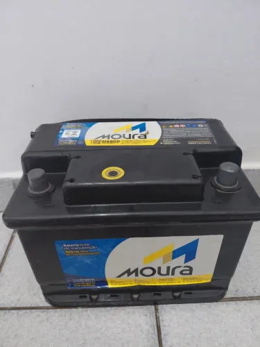Bateria Moura seminova