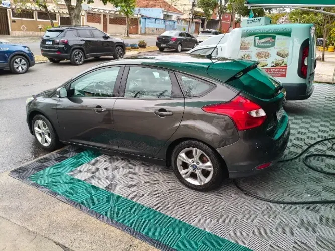 Ford Focus 1.6 S/1.6 SE Flex 16V 5P AUT 2015