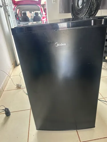 Frigobar midea