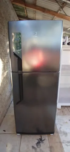 Vendo geladeira electrolux inox usada 550 litros inox funcionando entrego no local