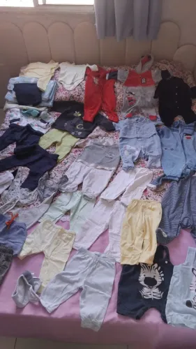 Lote de roupas infantis 