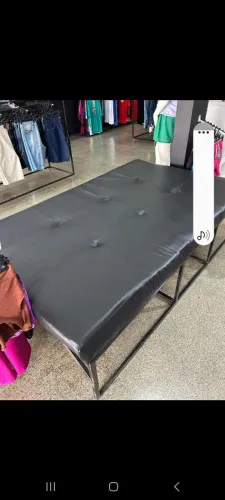 SOFÁ POLTRONA PARA TESTAR TÊNIS