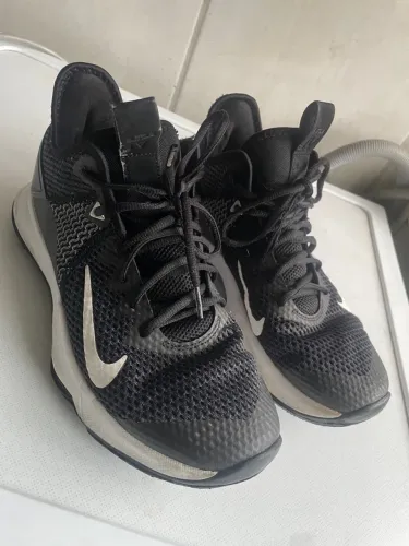 Tênis LeBron 4 IV