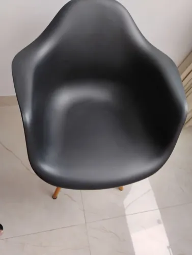 Cadeira Eames de Polipropileno 
