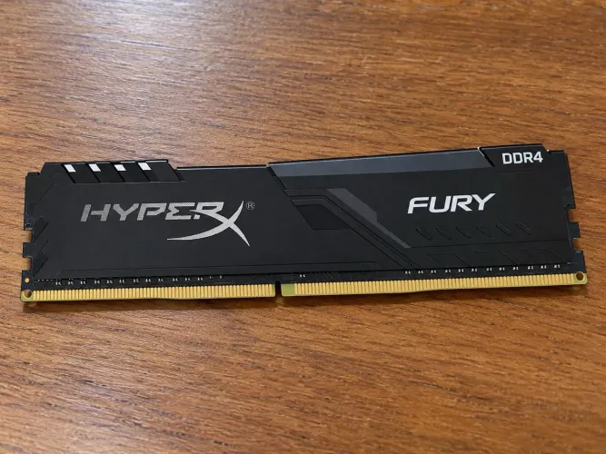Memória RAM HyperX Fury 8GB DDR4 2400MHz - Original e funcionando perfeitamente.