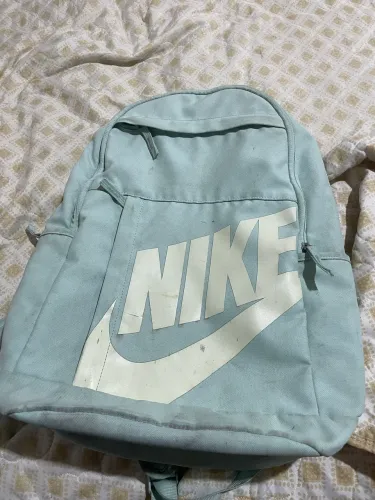 Mochila Nike semi nova ! 120$