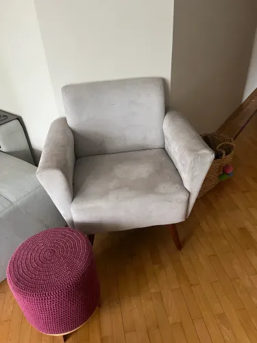 Poltrona Linda com Banqueta de Tricô