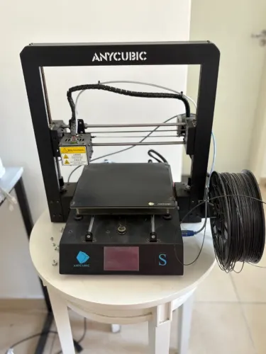 Impressora 3D Anycubic I3 Mega S cor black com tecnologia de impressão FDM