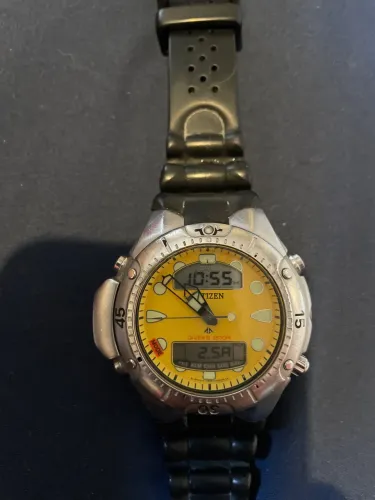 Citizen aqualand Fundo amarelo