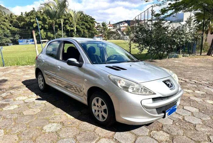 Peugeot 207 XR 1.4 Flex 8V 5P 2012