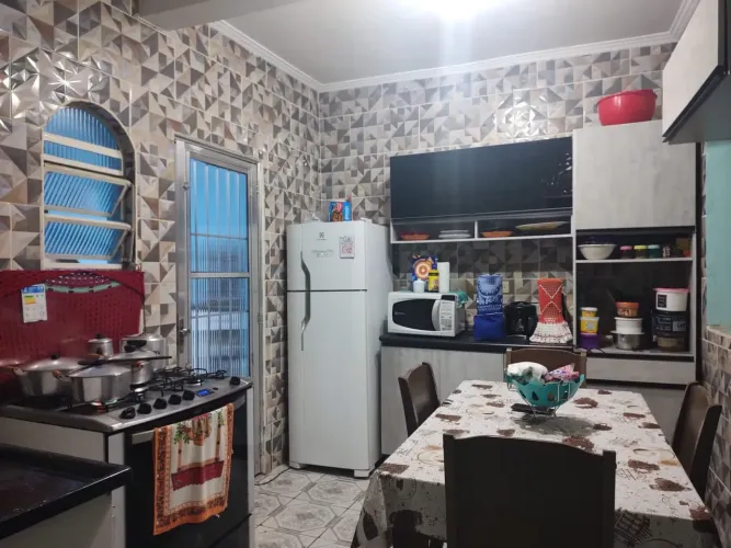 VENDE-SE CASA NO INAMAR (Caviuna)
