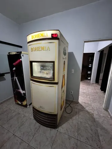 Cervejeira Metalfrio porta dupla, até 15 caixa de 600
