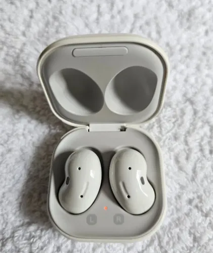 Samsung Galaxy Buds Live branco com caixa