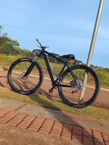 Bike em bom estado com freio Shimano MT 446, cubo tanke v12 barulhento, ACEITO PECHINCHA 