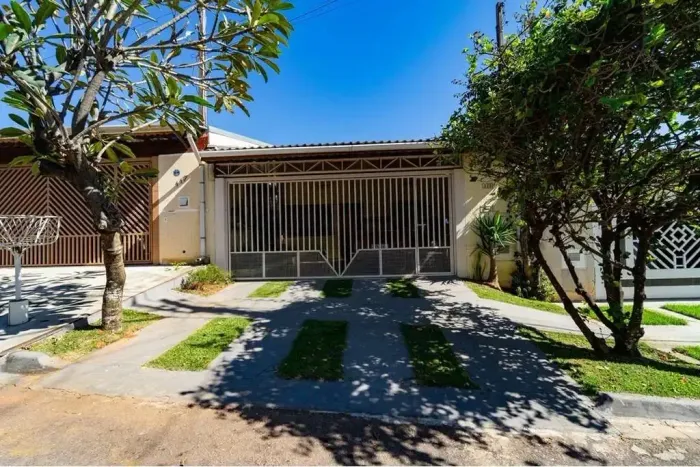 Vendo essa casa no Lirio do Vale prox ao CMEI - Aceito Proposta