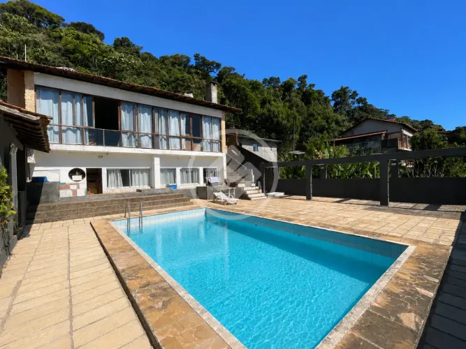 Casa com Vista Panorâmica, Piscina e 2 Moradias no Jardim Meudom codigo: 354703