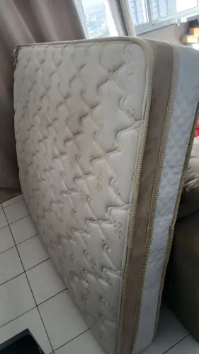 COLCHÃO DE CASAL