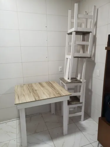 Mesa 4 cadeiras