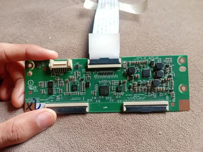 Placa T-con da Smart TV da Samsung, modelo UN43T5300AG funcionando