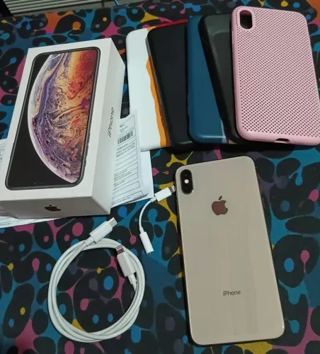 iPhone XS Max vendo ou troco