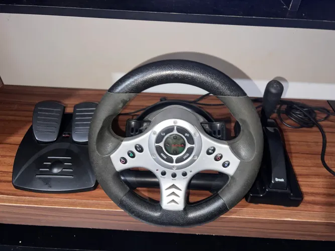 Volante Gamer Leadership Esportivo Preto (PS3, PS4, PS5 e PC